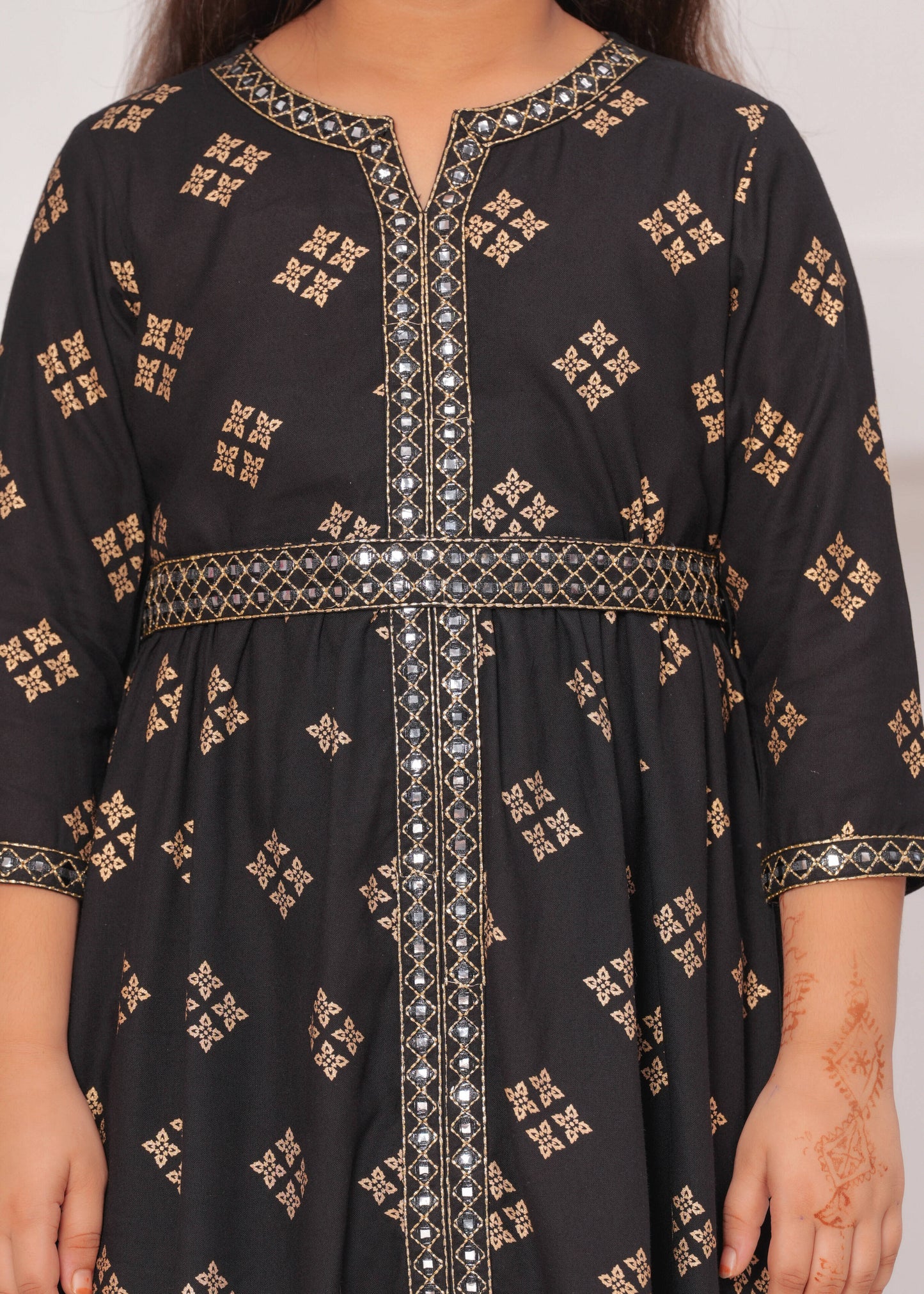 Girls Embroidered Mirror work Kurta with Pent