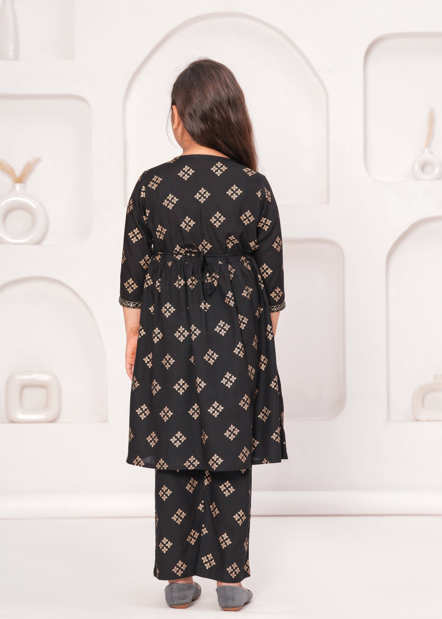 Girls Embroidered Mirror work Kurta with Pent