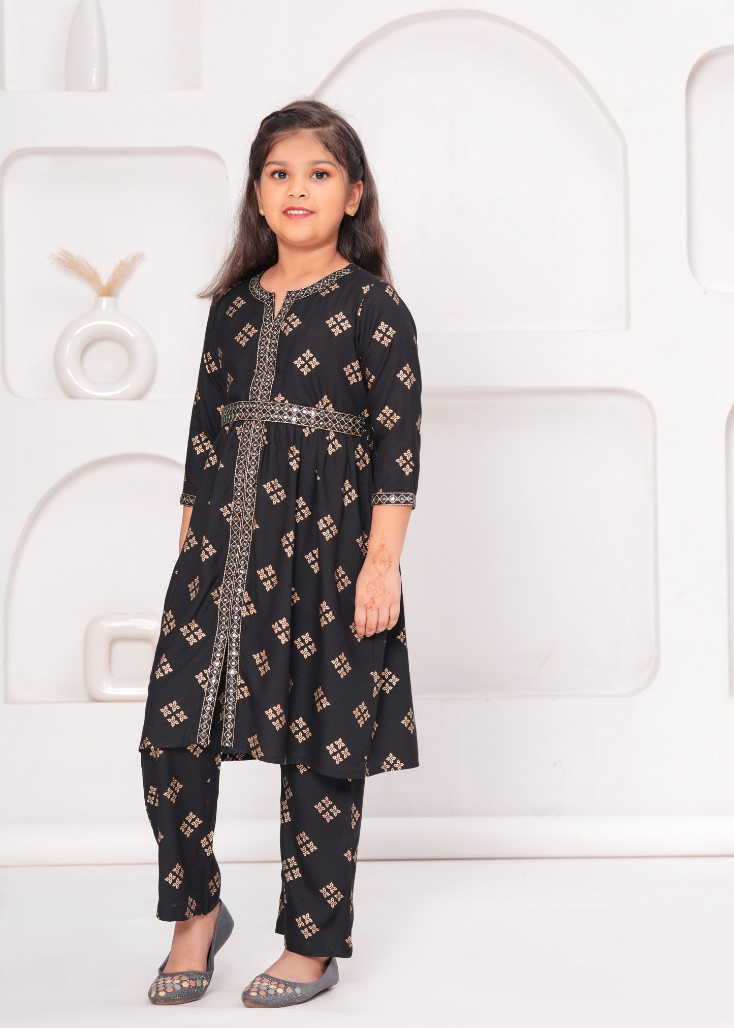 Girls Embroidered Mirror work Kurta with Pent