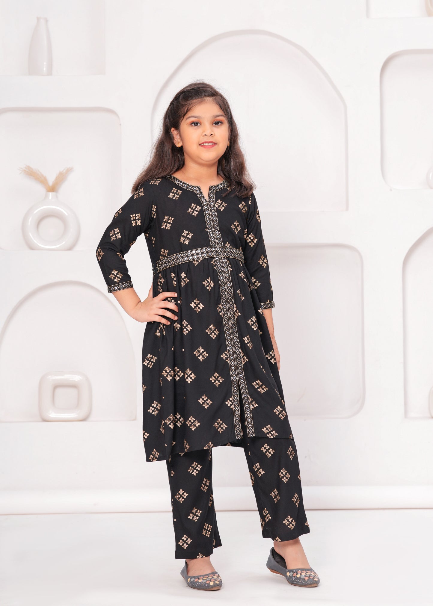 Girls Embroidered Mirror work Kurta with Pent