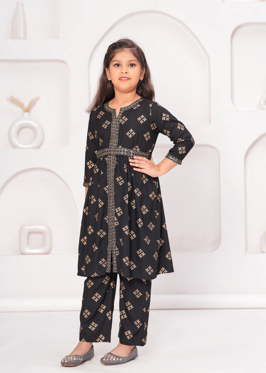 Girls Embroidered Mirror work Kurta with Pent