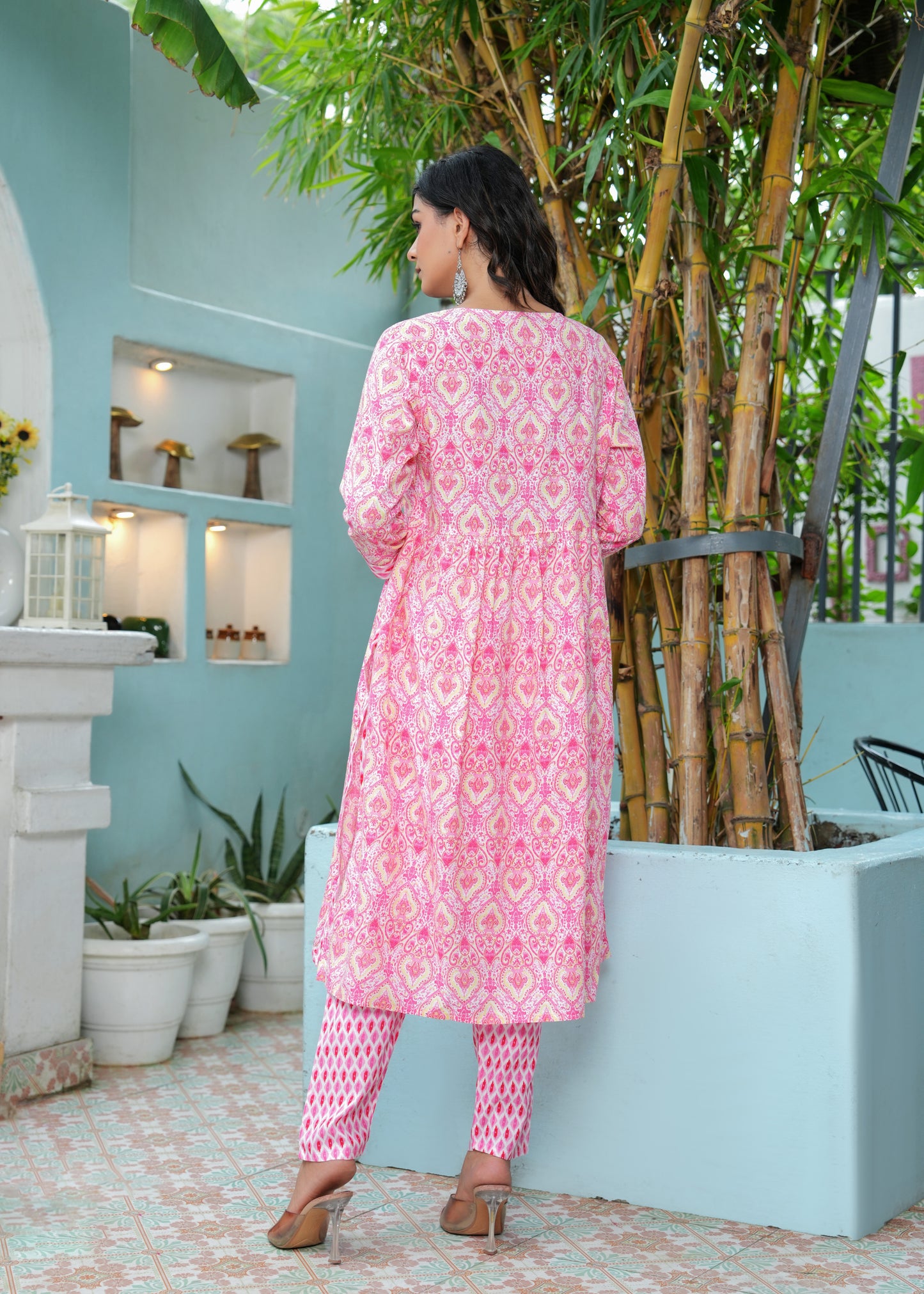 Ethnic Motifs Embroidered Thread Work Kurta with Trousers