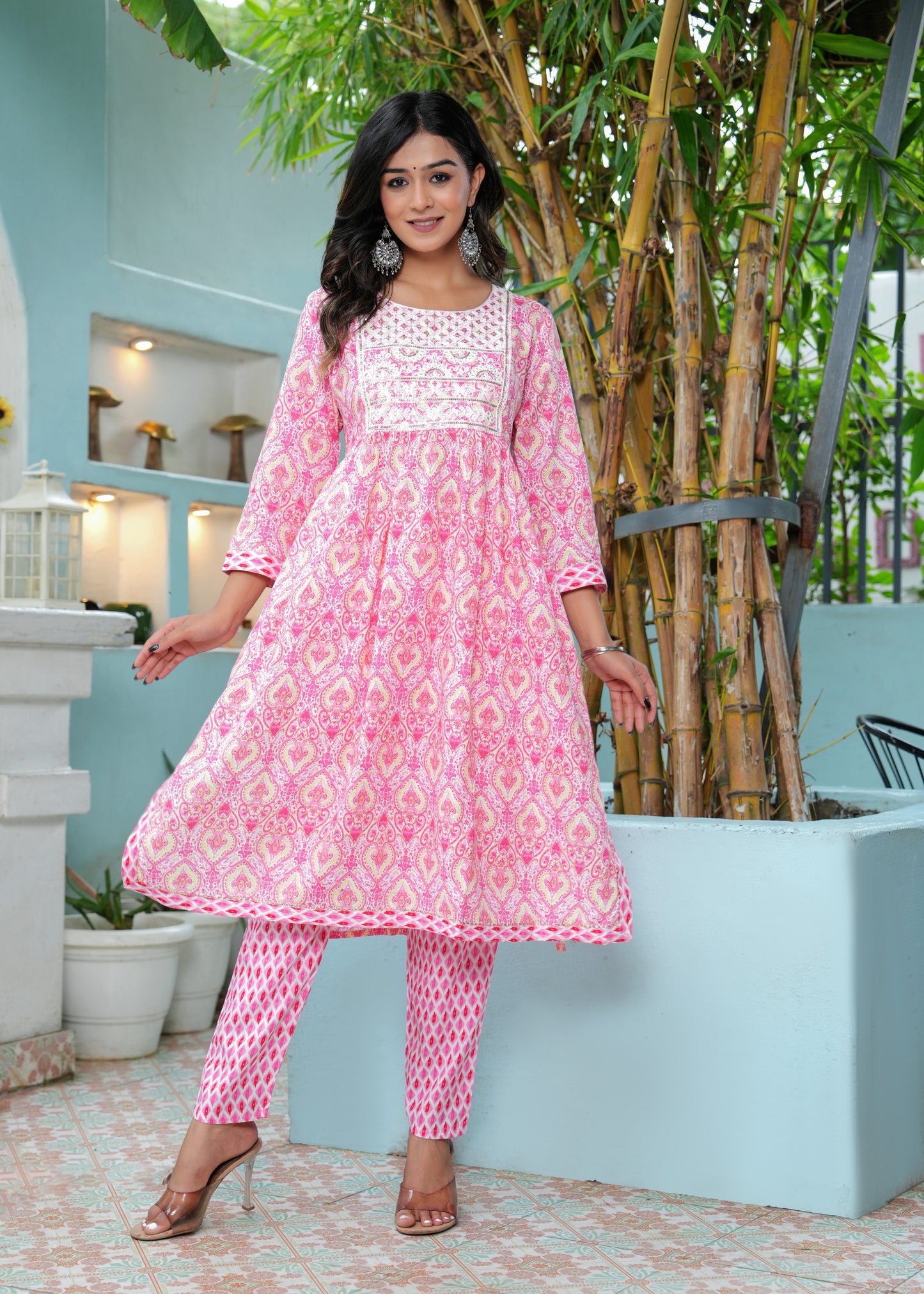 Ethnic Motifs Embroidered Thread Work Kurta with Trousers