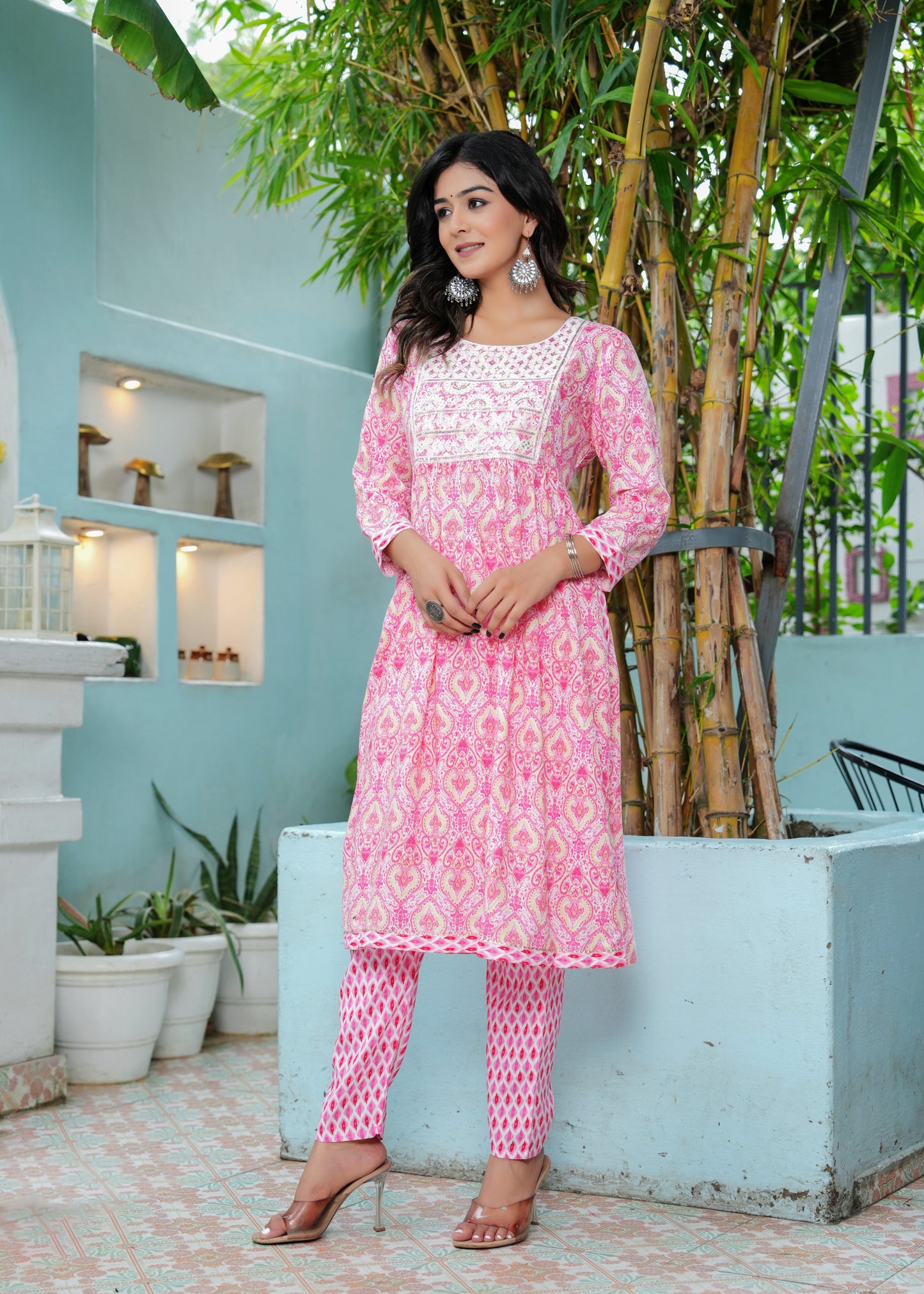 Ethnic Motifs Embroidered Thread Work Kurta with Trousers