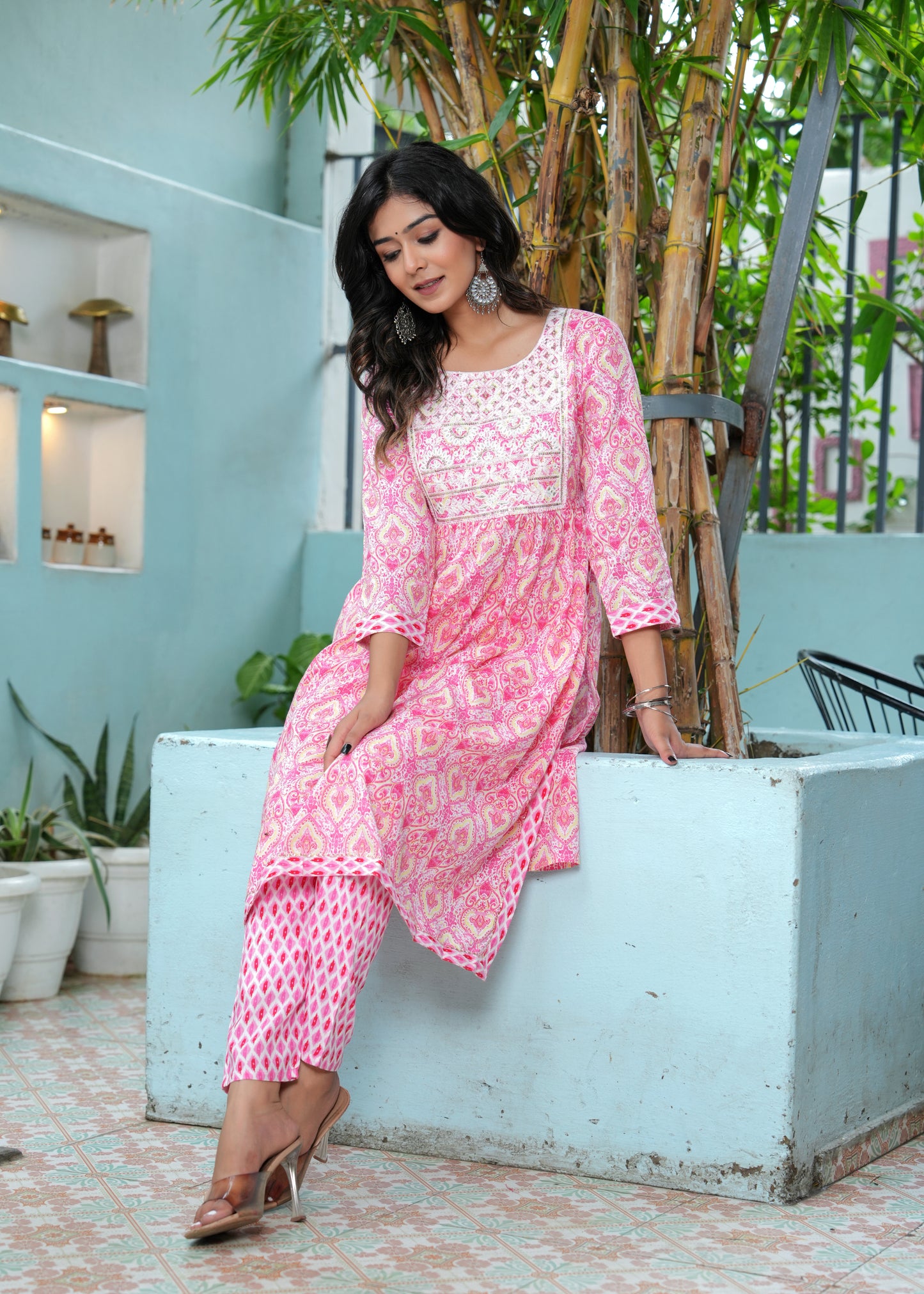 Ethnic Motifs Embroidered Thread Work Kurta with Trousers