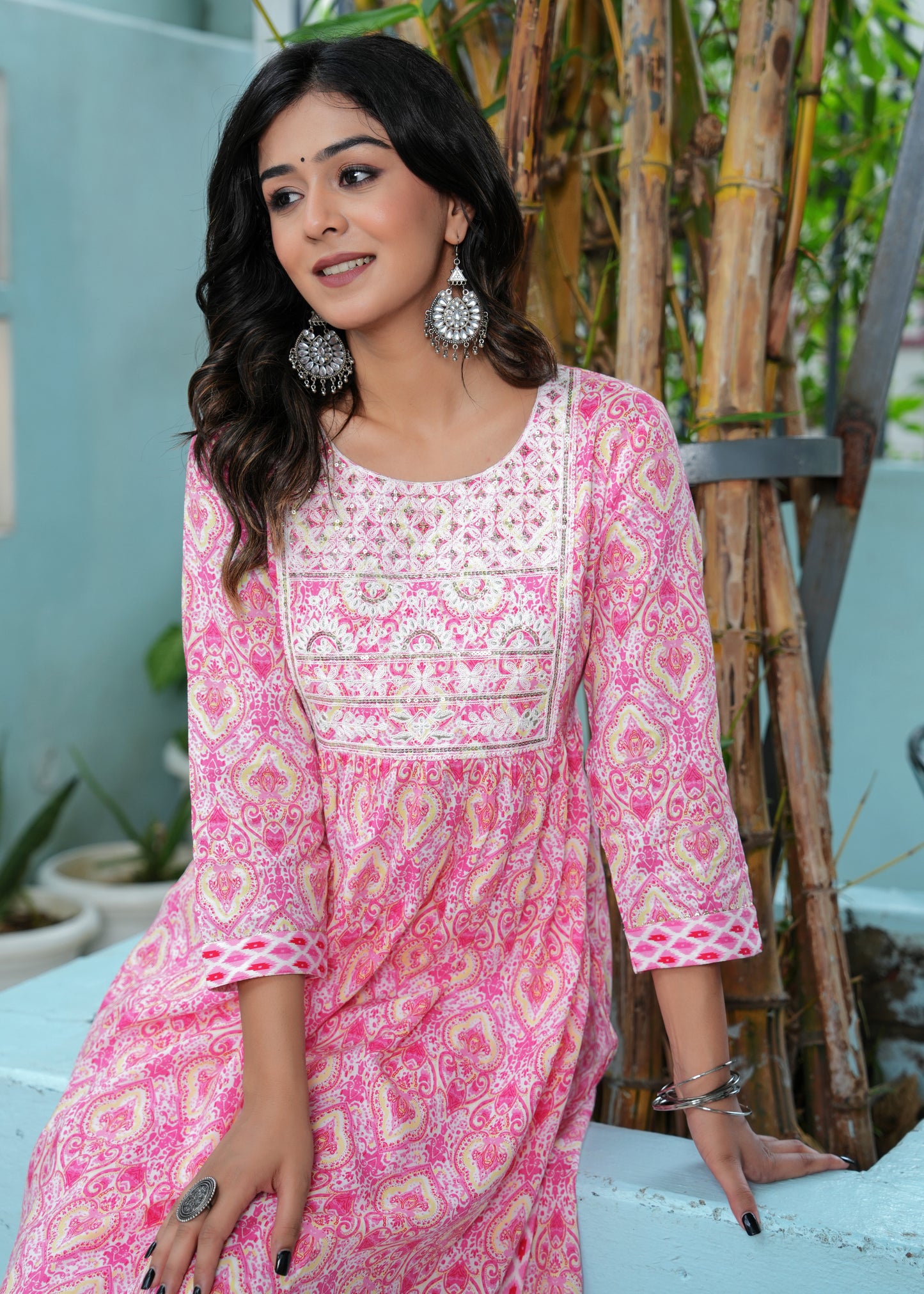 Ethnic Motifs Embroidered Thread Work Kurta with Trousers